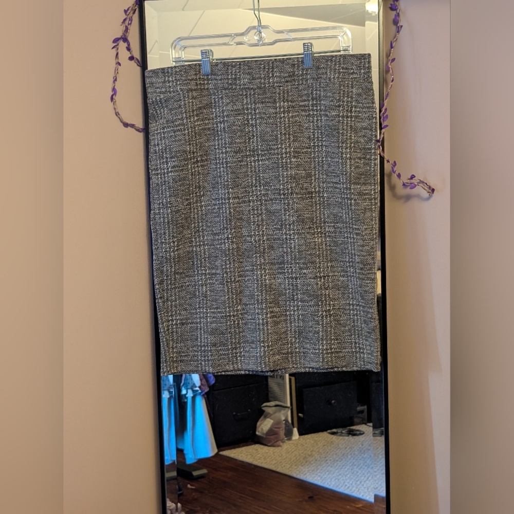 NWT Torrid Pencil Midi Length Skirt